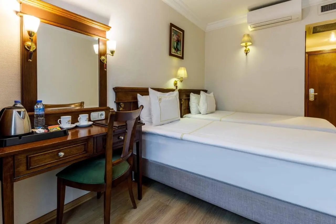 Golden Crown Hotel