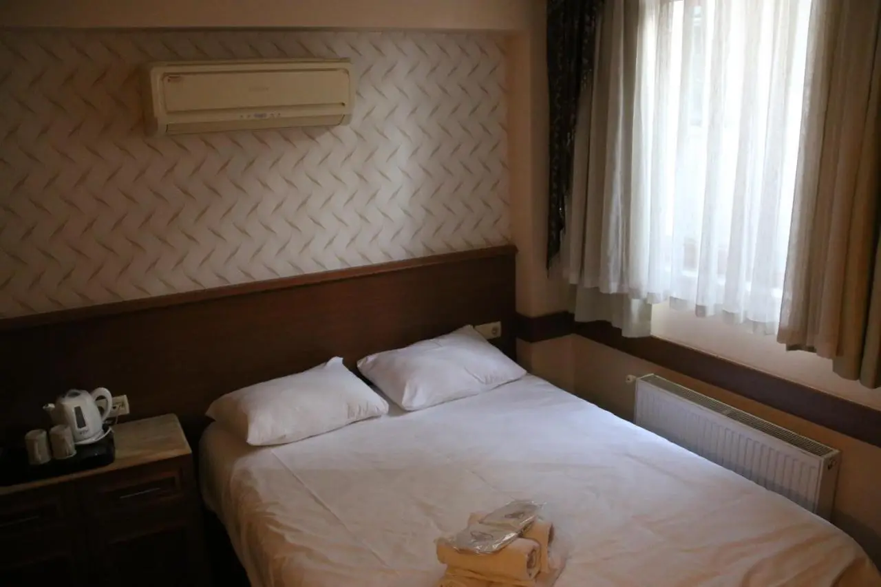 Grand Peninsula Hotel