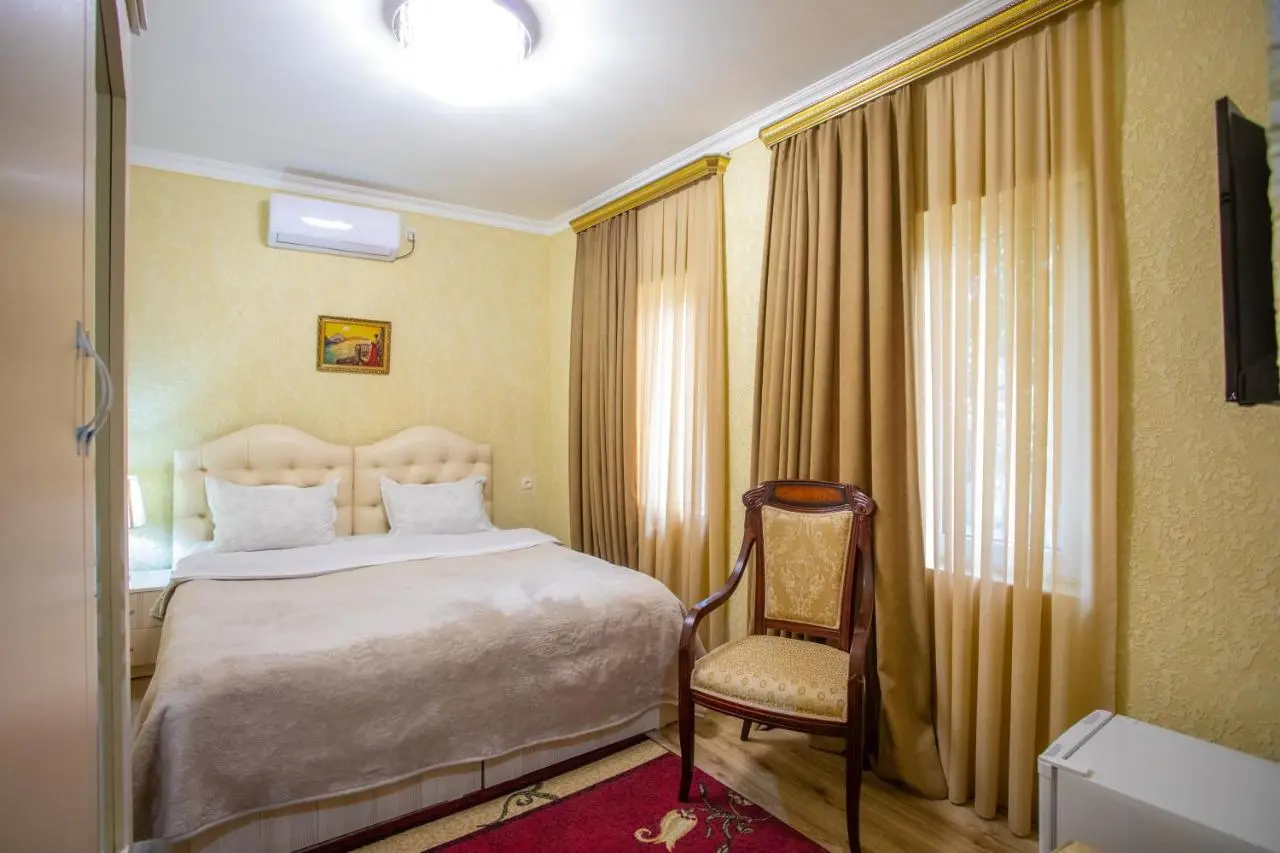 HOTEL VLADi