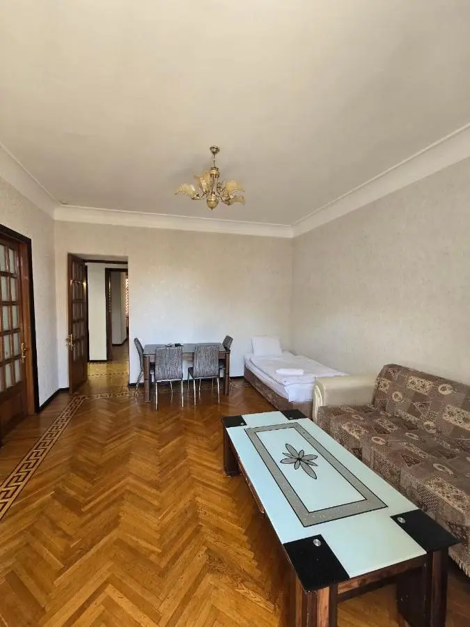 Apartment Formula 1 view