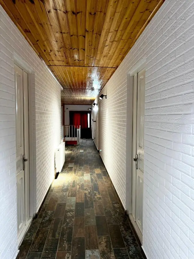 Nino & Irodi's Guest House