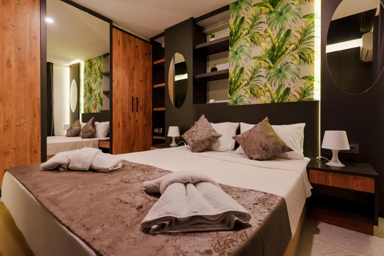Mrt Suites Lara