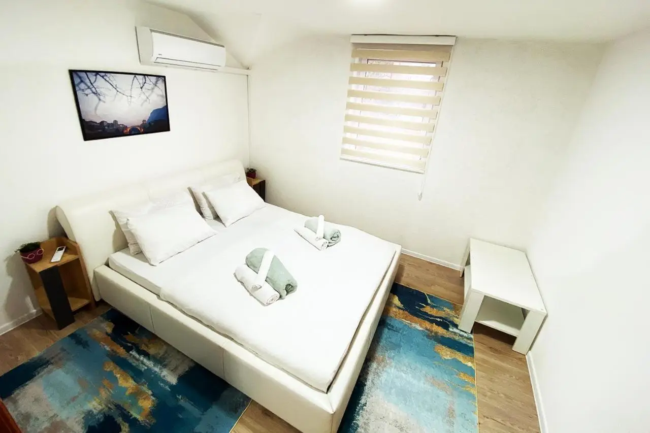 Farah Apartment