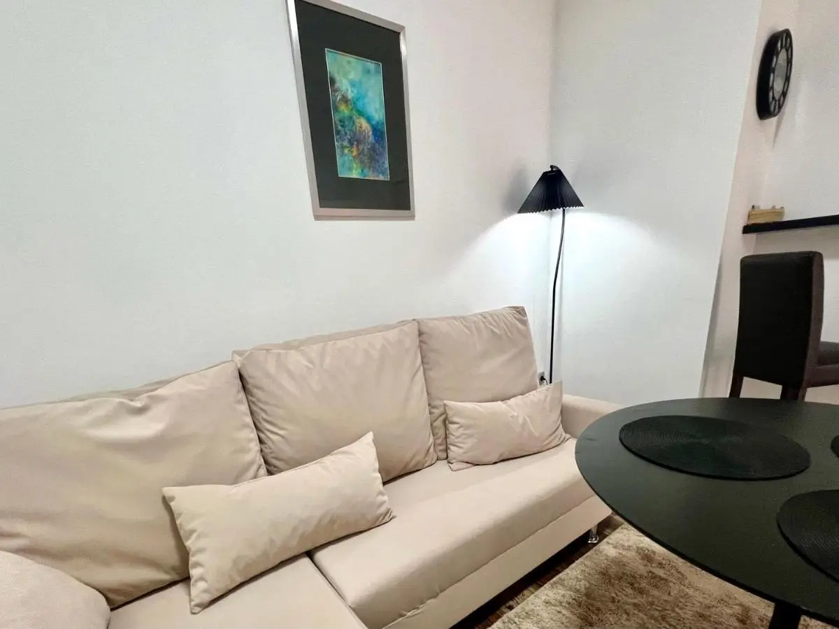 Modern Two-Bedroom Apartment with Garden & Parking
