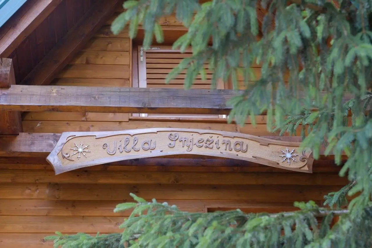 Holiday Home Villa Snježina