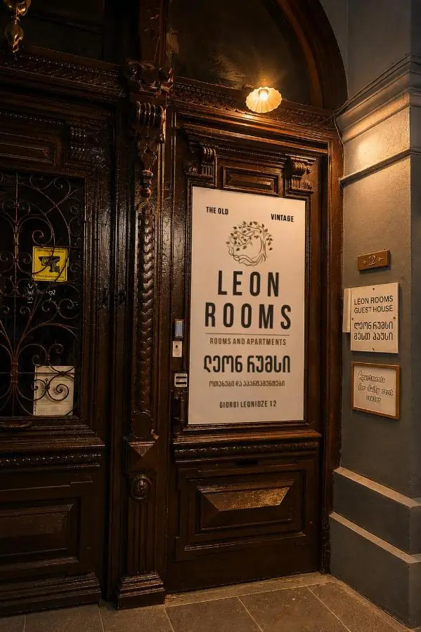 Leon Rooms