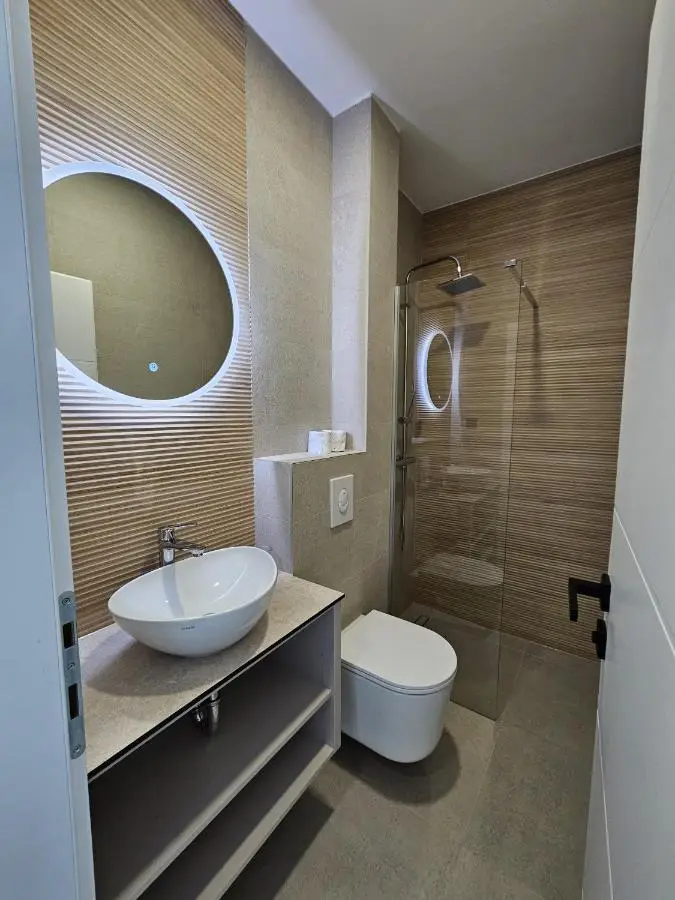 Apartmani Leženić M