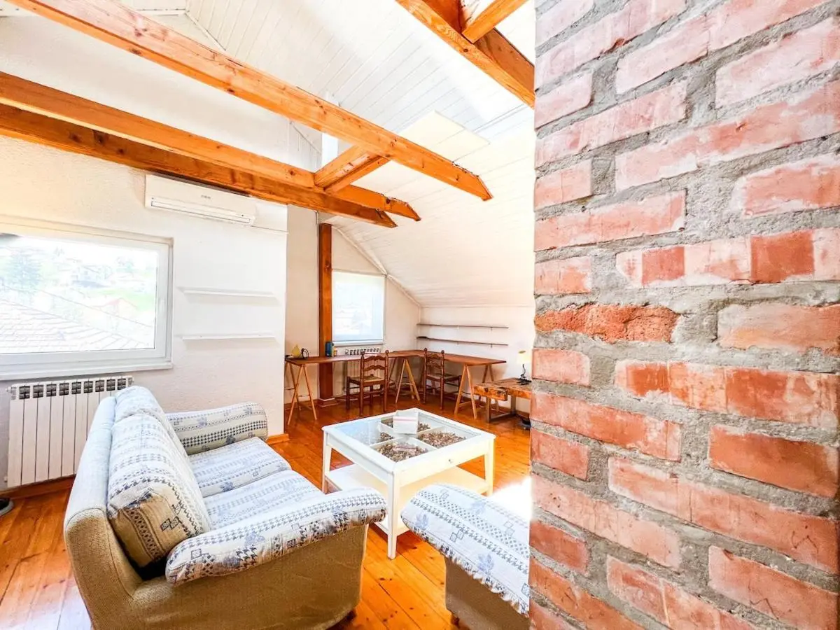 Wood & Light Loft Sarajevo - Private parking