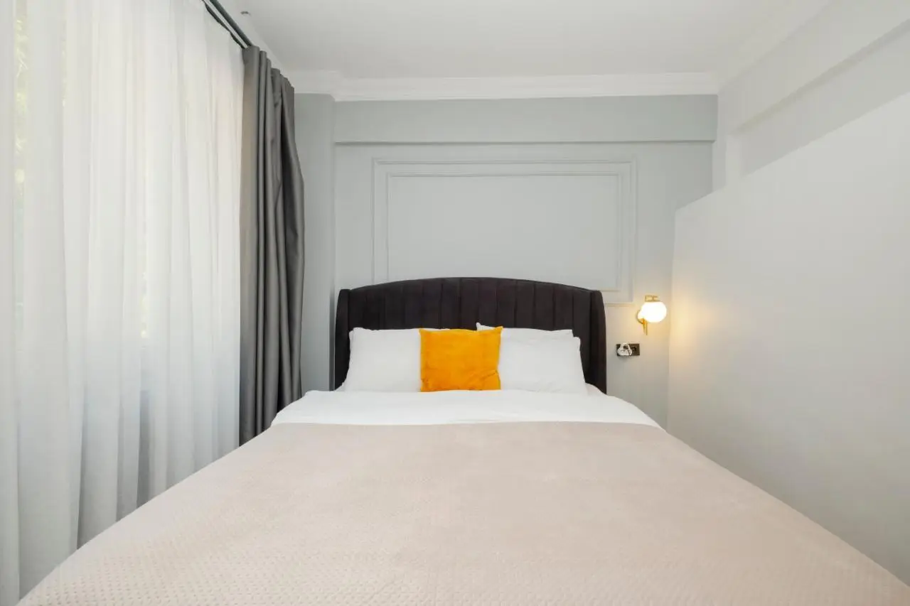 Spacious Sea View Family Suite in Managed Aparthotel with Balcony