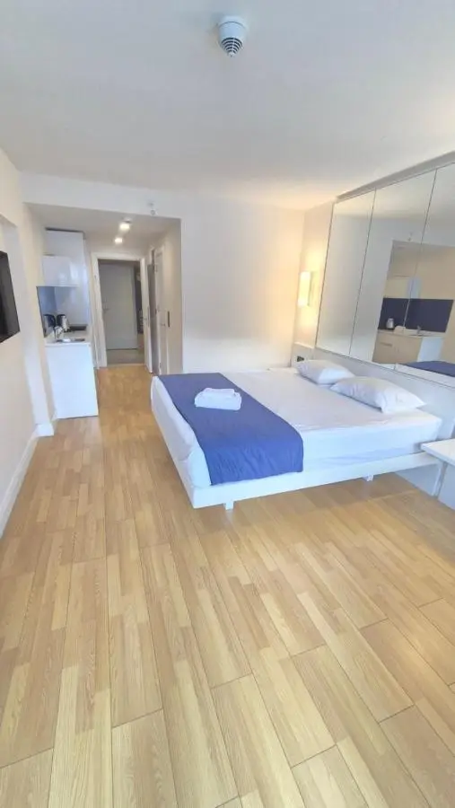 VIP Premium Class Hotel with Sea View R