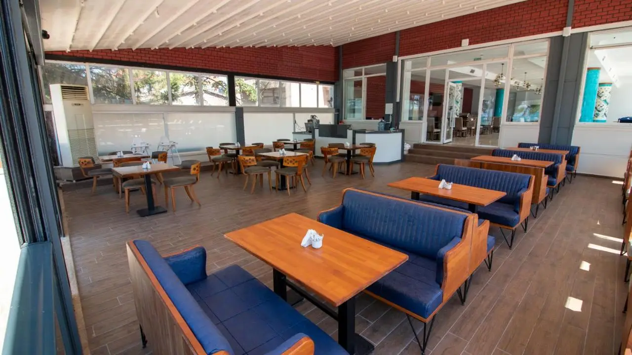 Lake Life Hotel