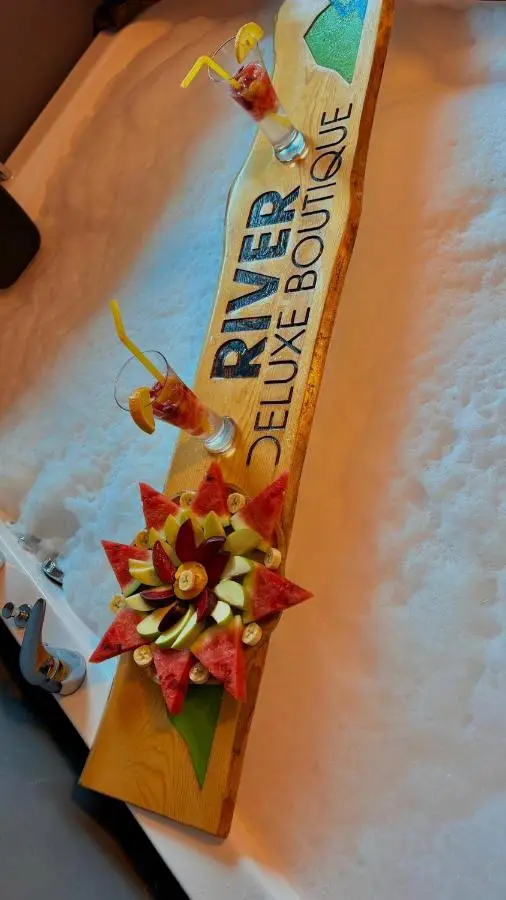 River Deluxe Botıque