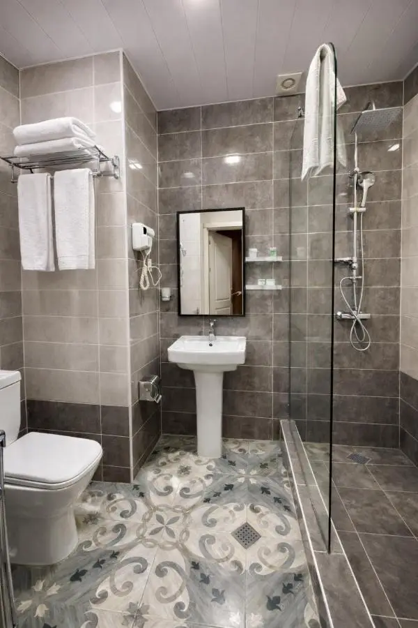 The Cozy Eight Hotel