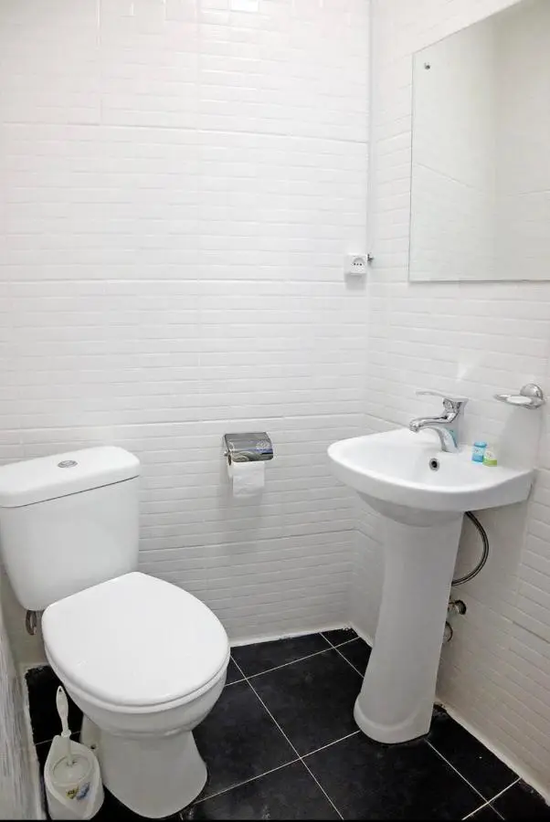 Room in Center 2