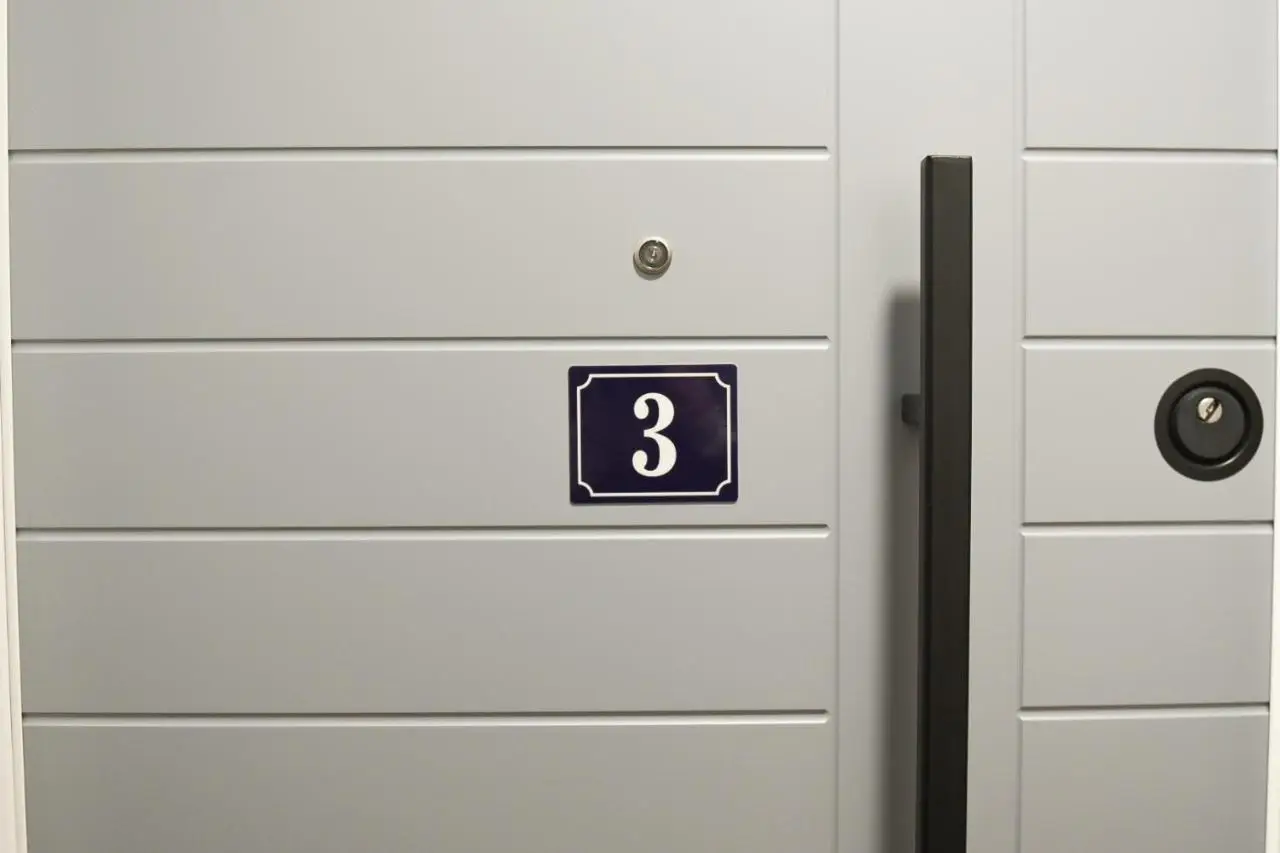 Matisse No3 - One Bedroom Apartment With Balcony