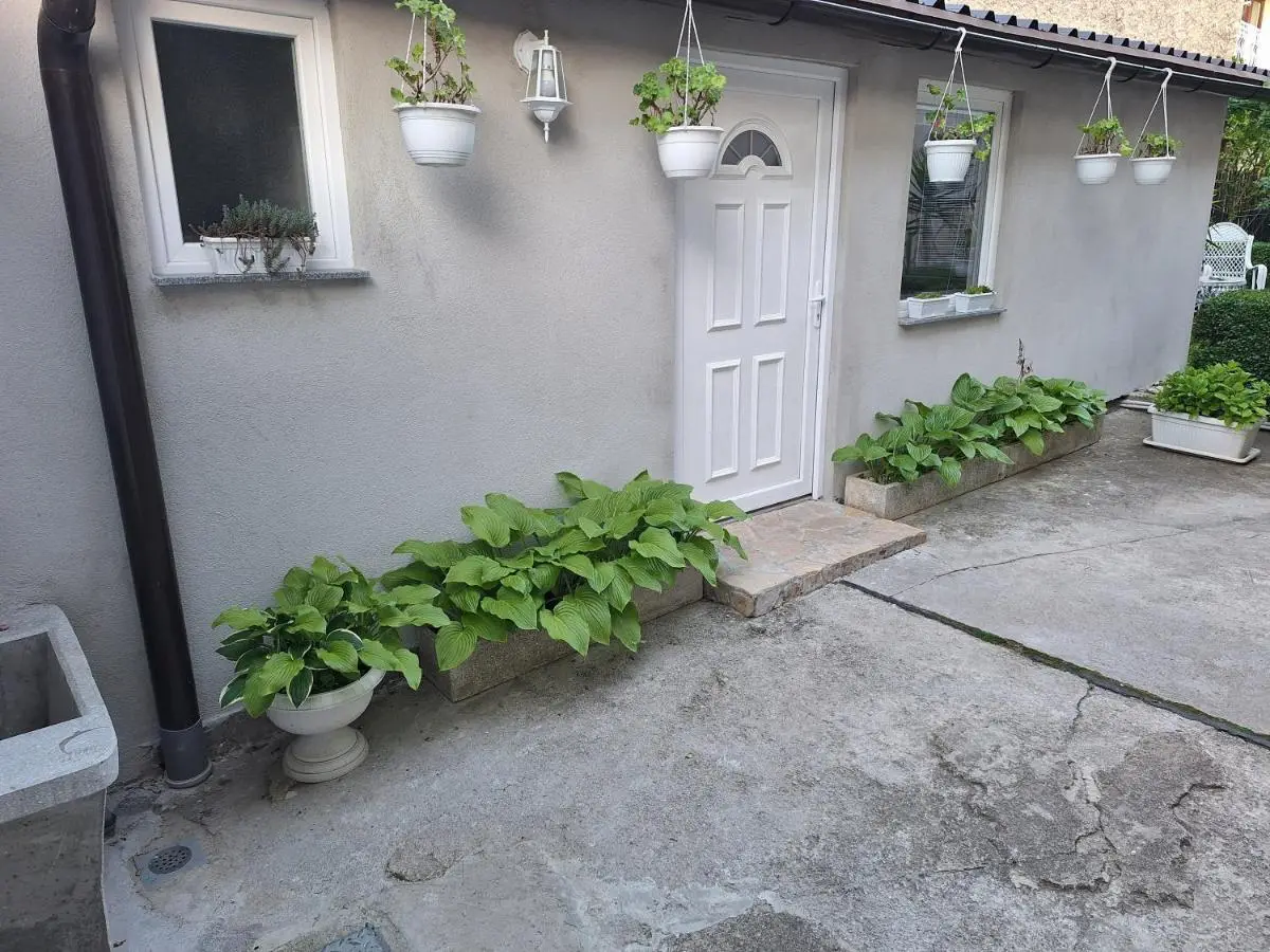 Modern&Cozy Bosnian house with GARDEN+FREE parking