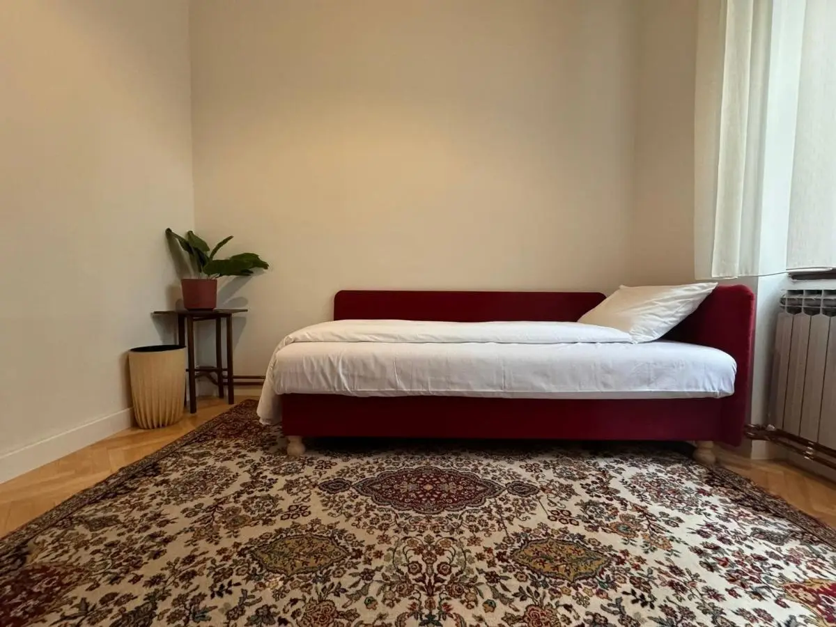 Unique & Spacious 3BR Historic Flat in City Centre