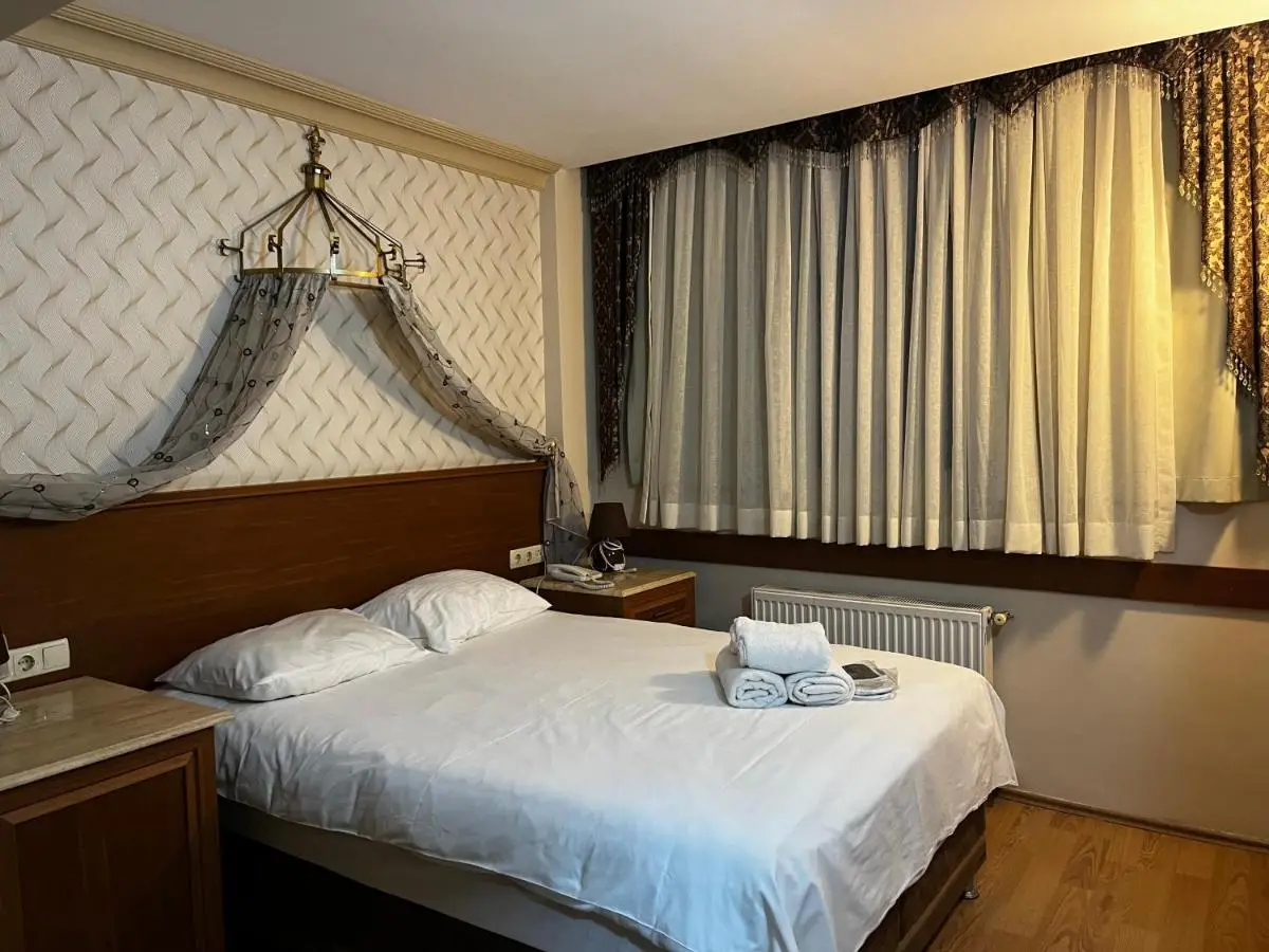Grand Peninsula Hotel