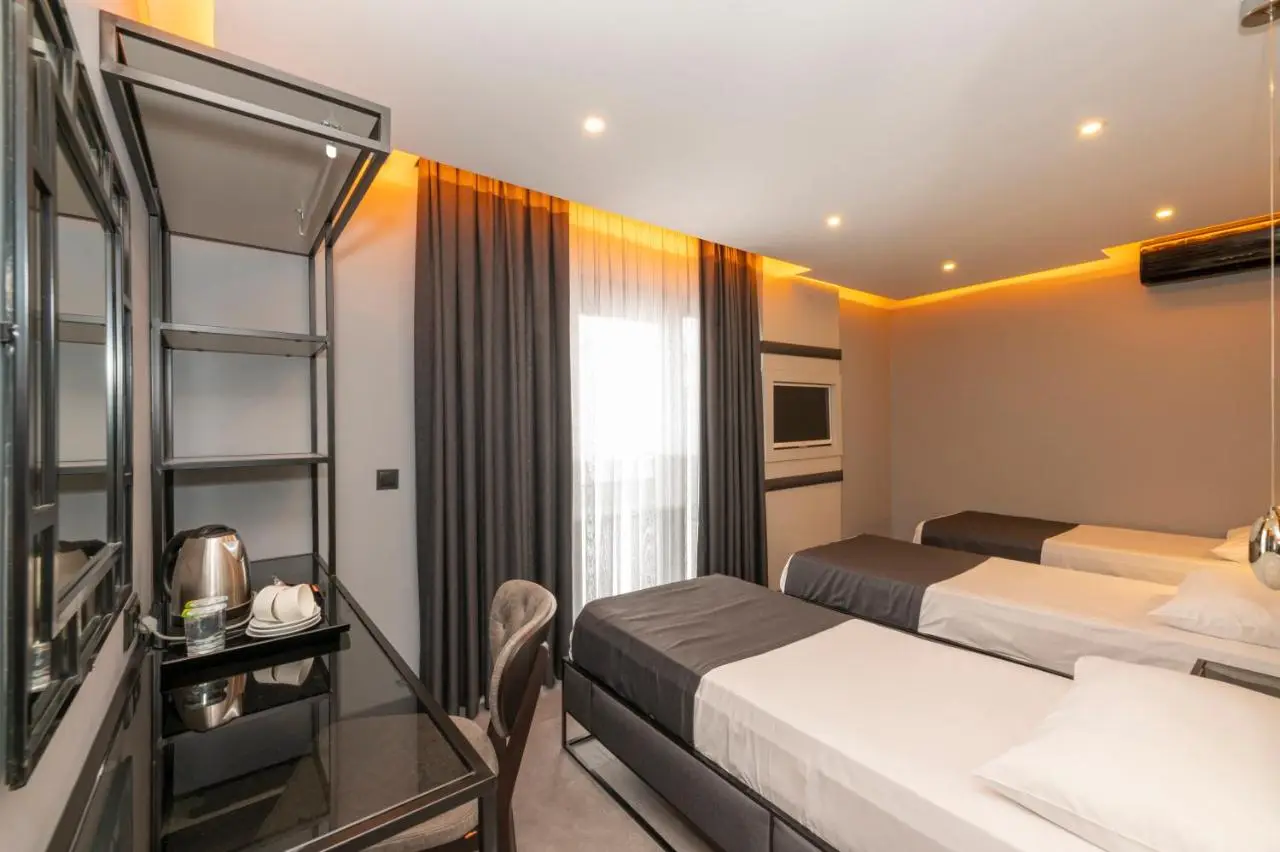 White Palace Hotel
