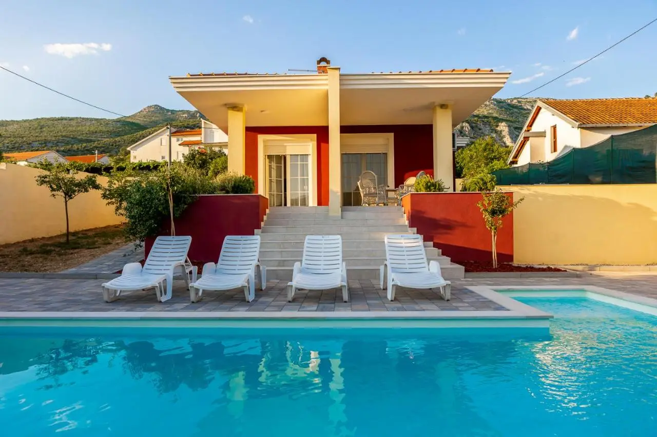 Villa Bona - Private Pool Oasis