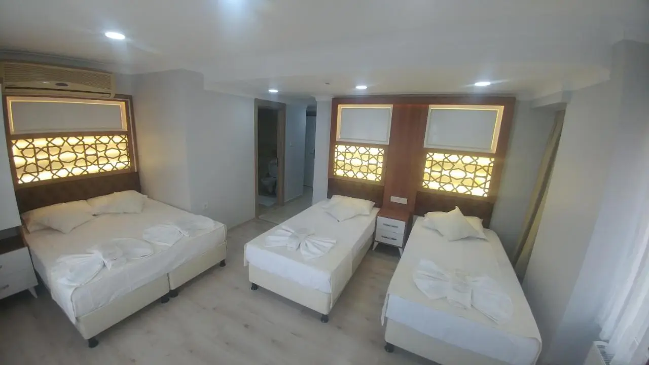 Grand Liza Hotel