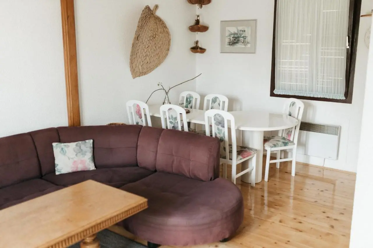 Almond Buna PoolHouse