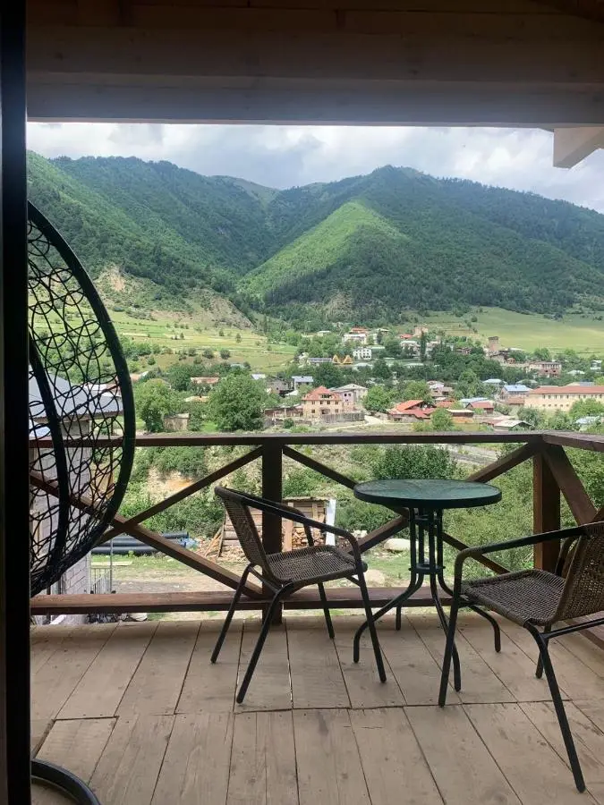 Cottage Cozy Side with Stunning Mountain View