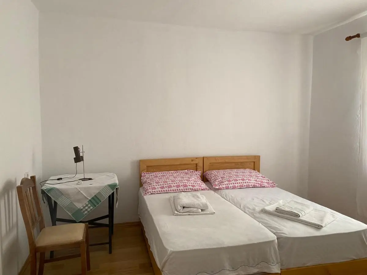 Roza's Guest House Camping Shkoder