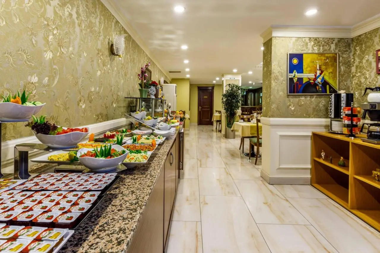 Golden Crown Hotel