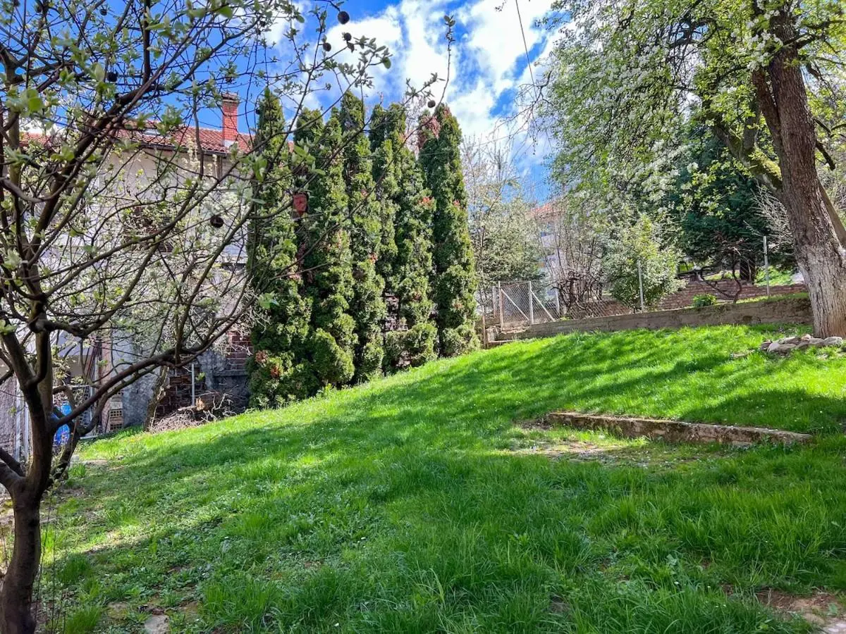 Wood & Light Loft Sarajevo - Private parking