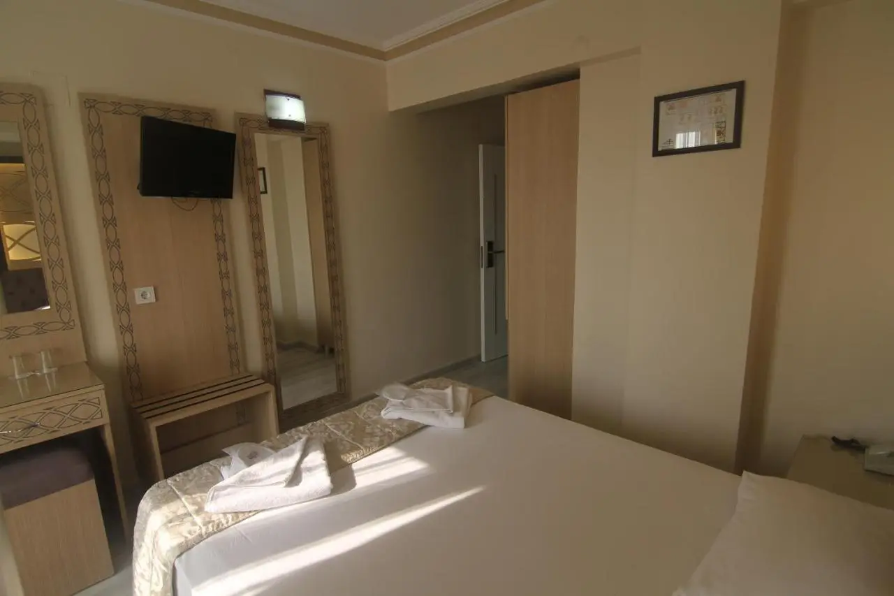 Grand Liza Hotel