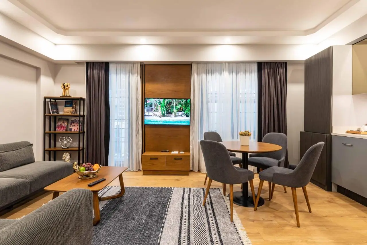 SALA SUITES