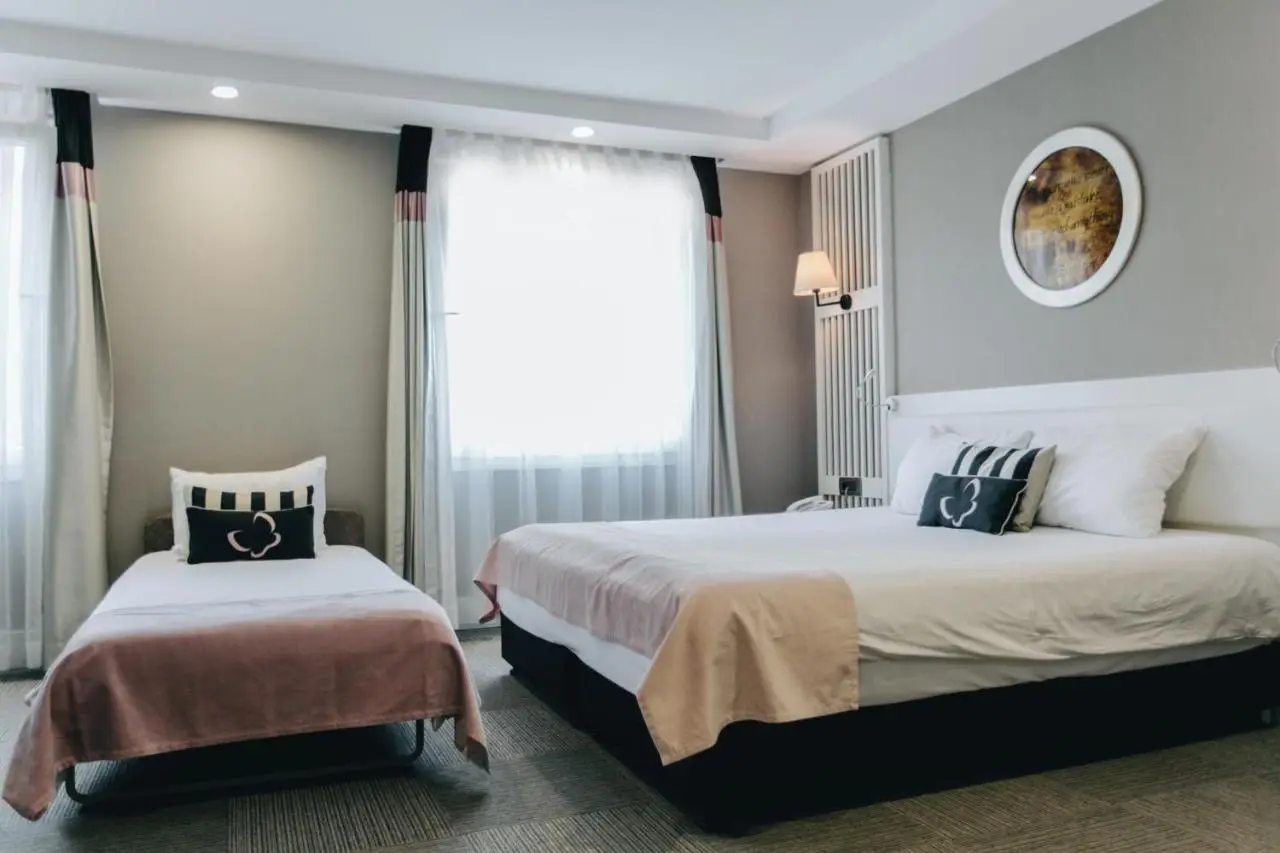 Mia Berre Hotels