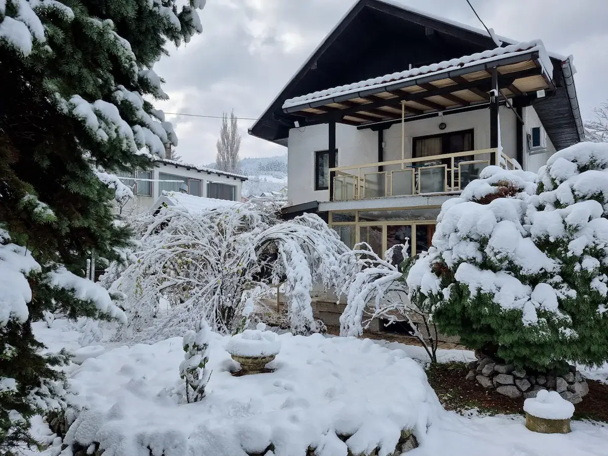 luxurious villa with 2000 m backyard to river side