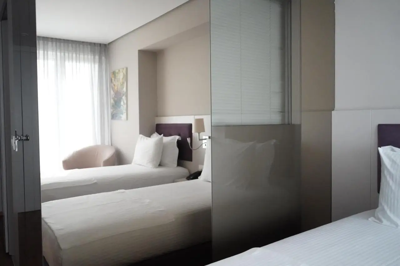 Bougainville Bay Hotel