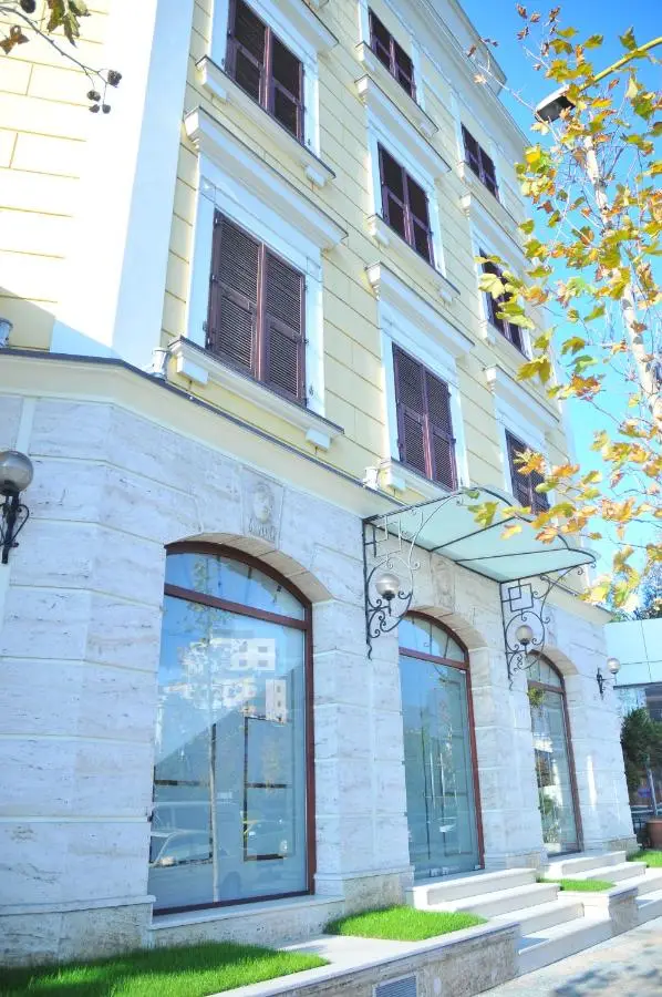 MonarC Hotel