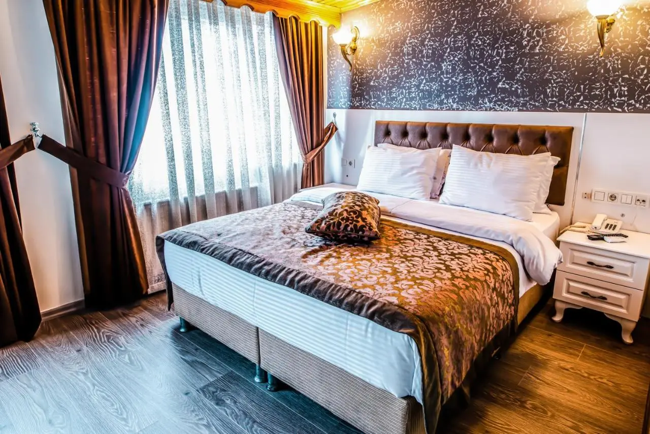 Lazz City Hotel