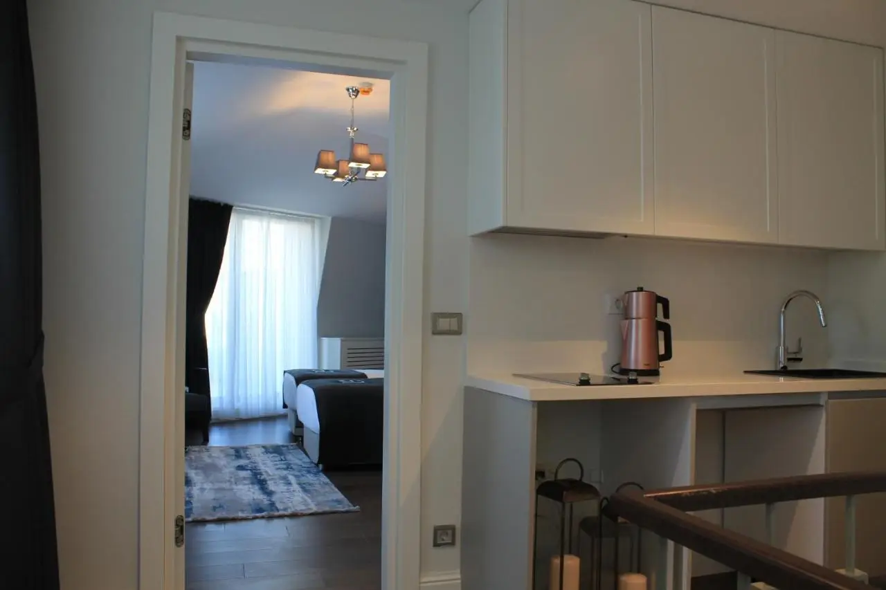 Garlon Residence