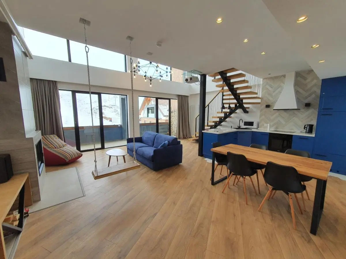 George Snow Apartments in New Gudauri - fireplace, 50m to Gondola lift