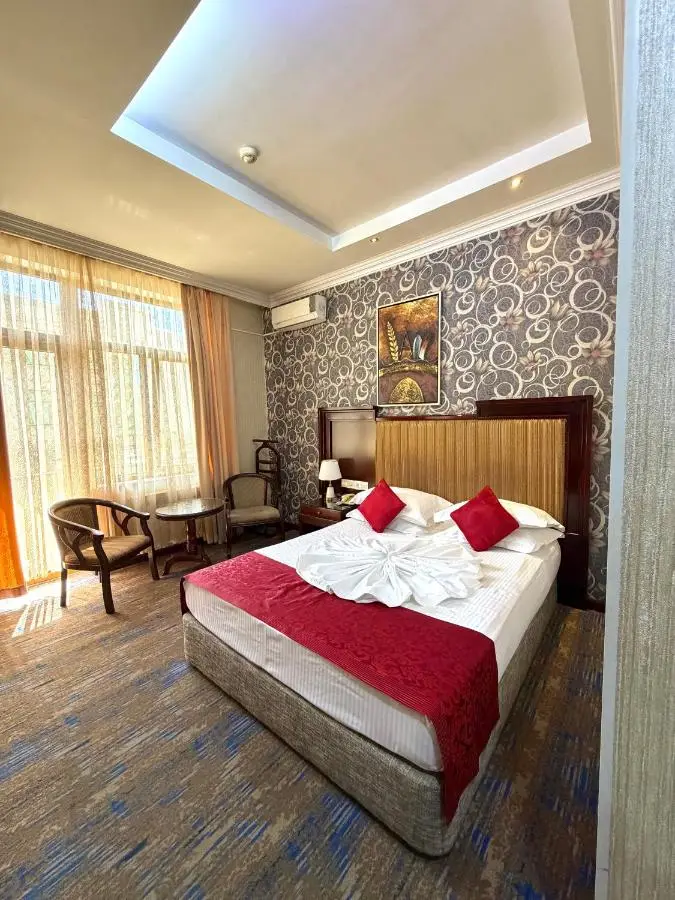 Royal Hotel