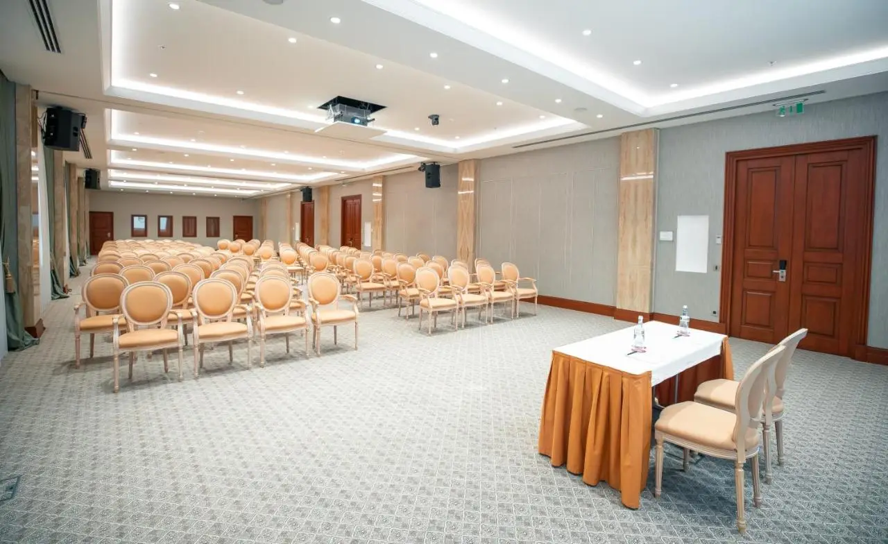 FLY INN BAKU