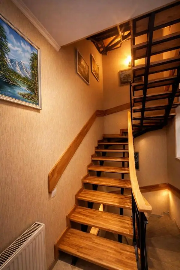 Hotel forest echo