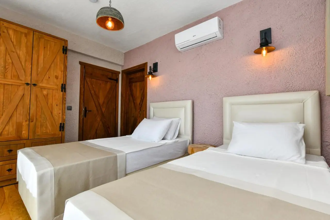Volans Suites Villas