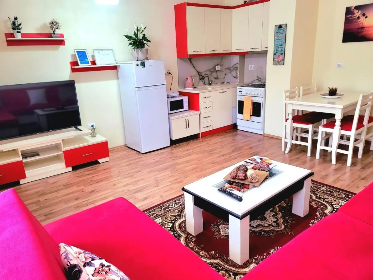 DAI Apartments- City & Castle view Gjirokaster