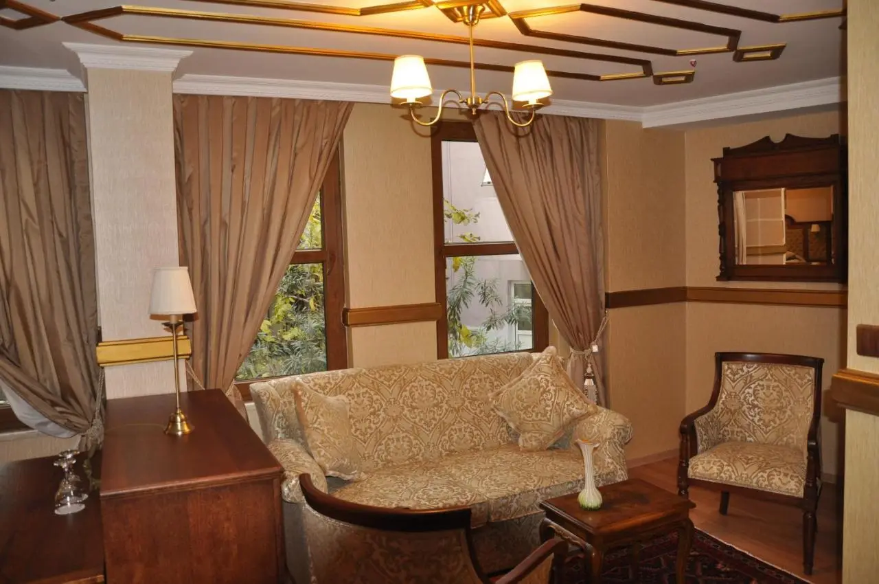 Aruna Boutique Hotel