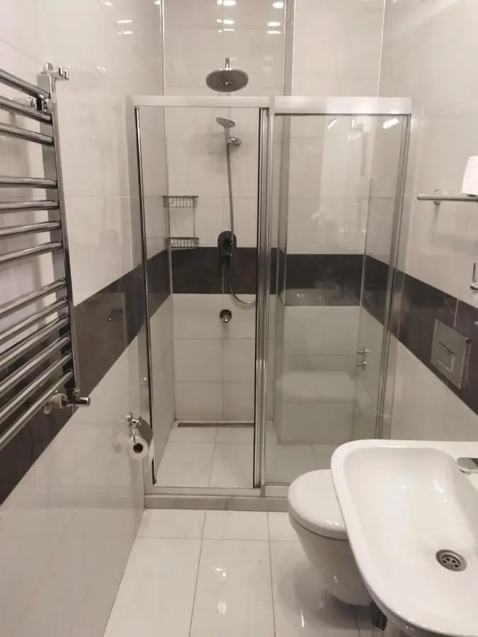 Adil Konak Hotel