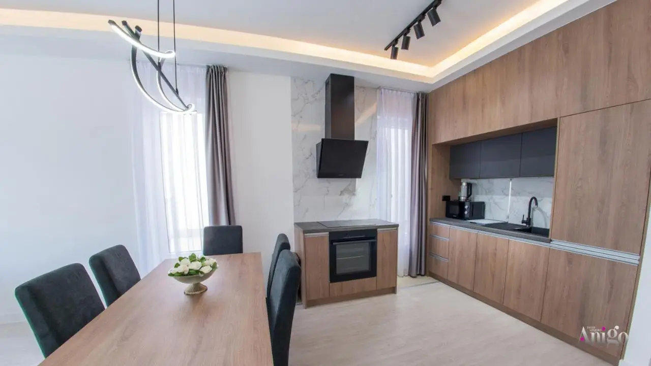 Royal Terrace Apartments