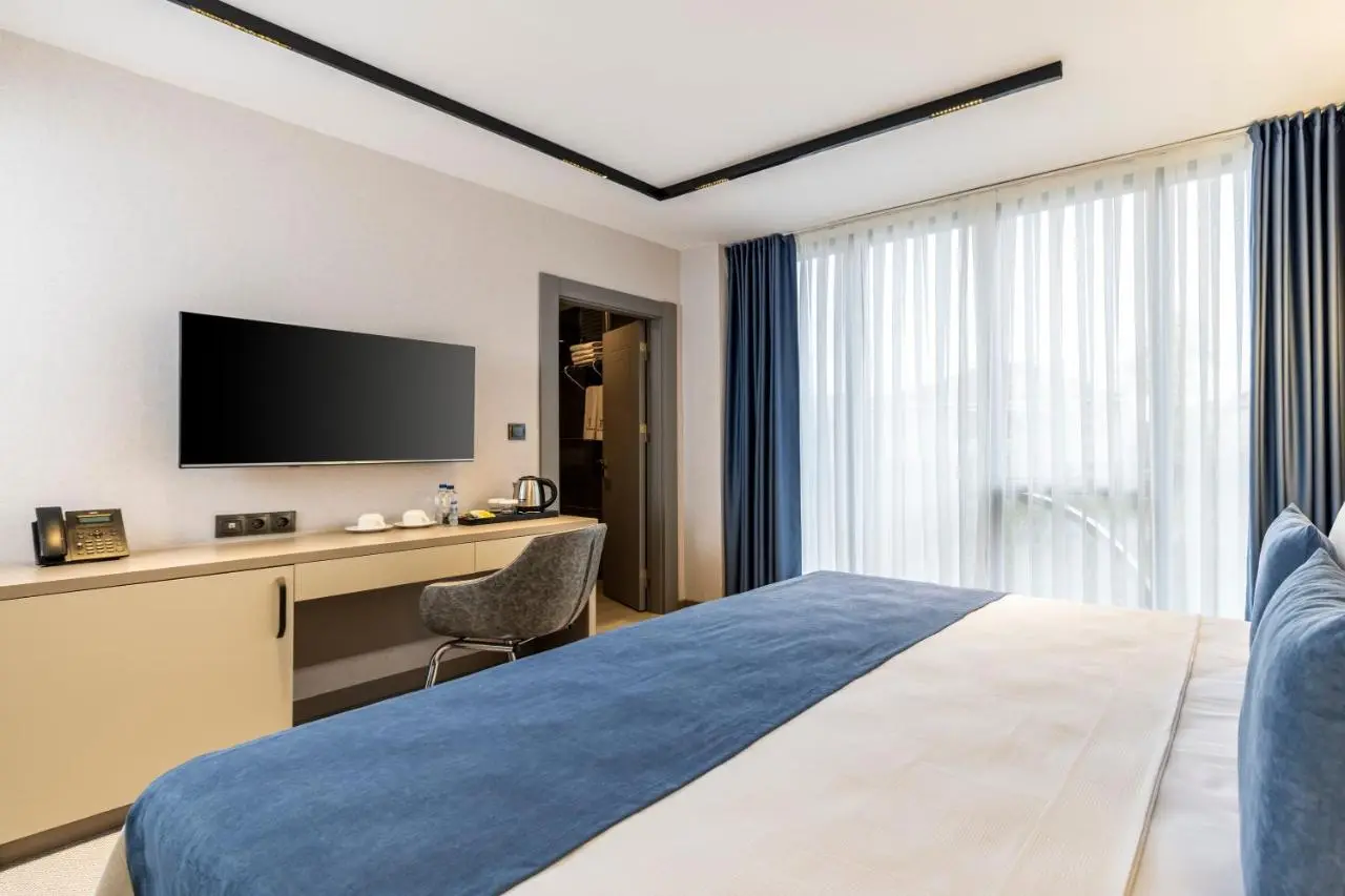 Rossi Luxury Hotel
