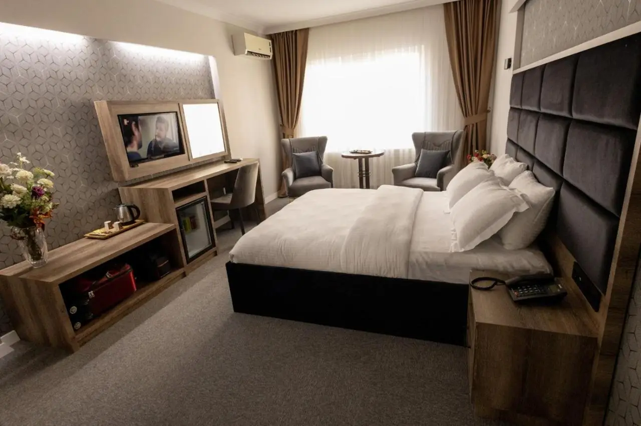 COMFORT HOUSE HOTEL