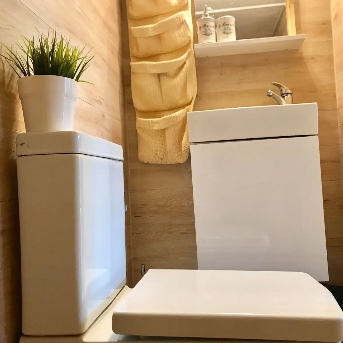 •OLD CITY garden studio• private parking